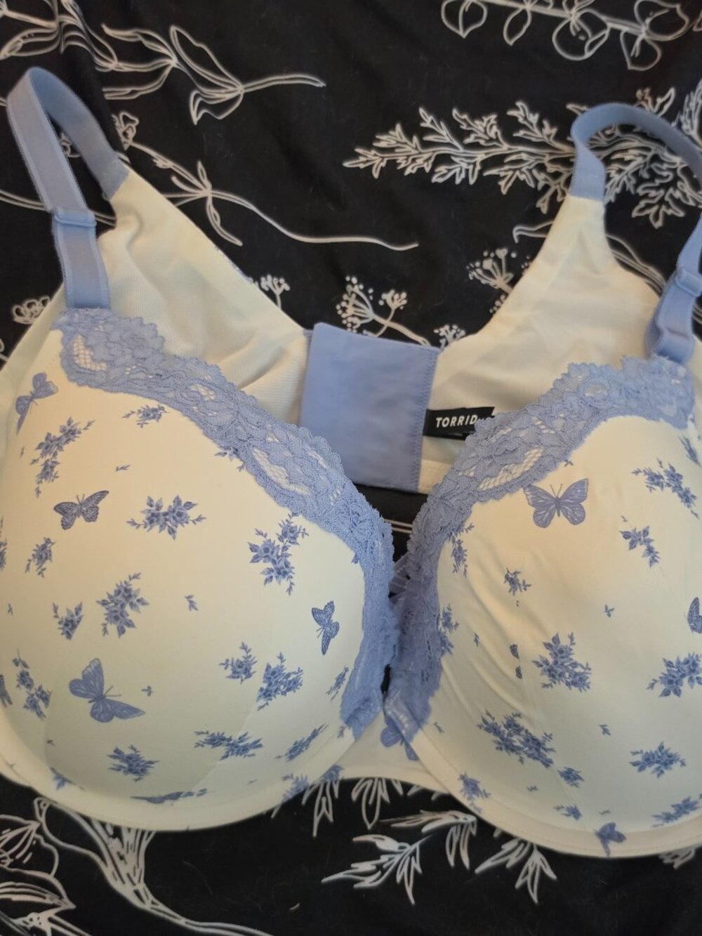 Torrid XO Plunge Push Up Bra 46C White Floral with Butterflies